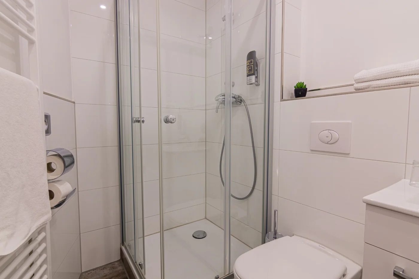 Privates Badezimmer eines Zimmers bei Nine Rooms