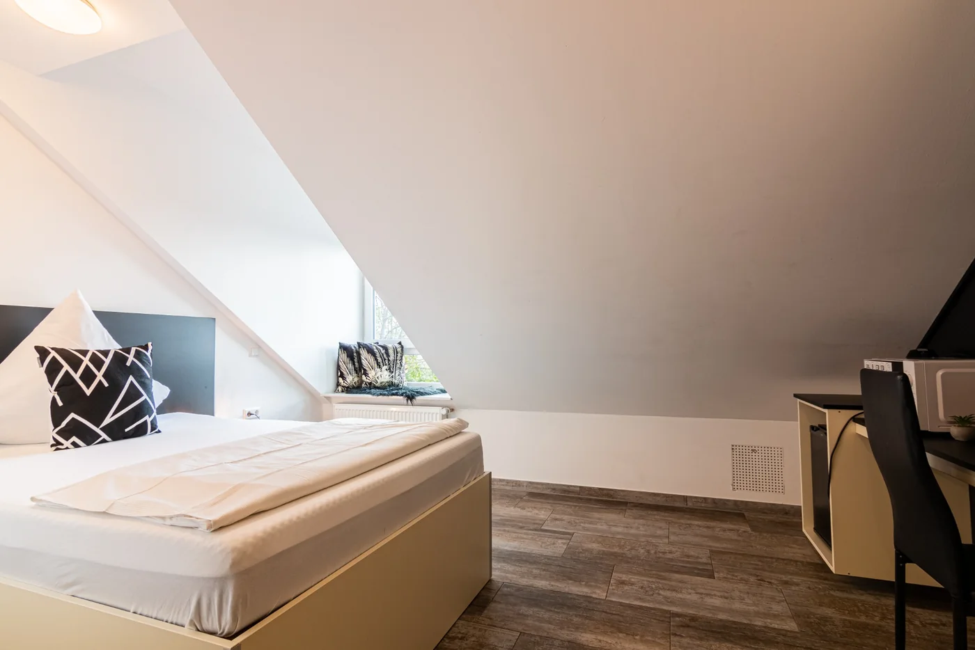 Noclegi w Karlsruhe – wygodne pokoje z prywatną łazienką